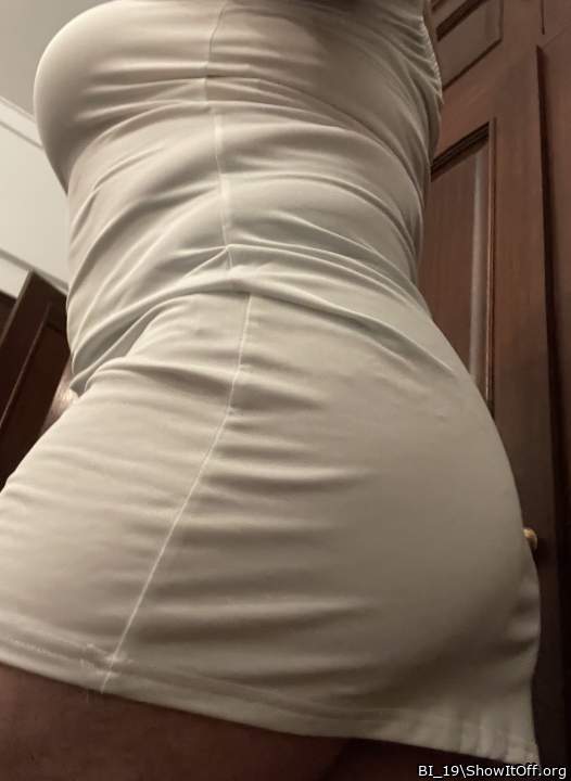 Sexy-tight and smokin fuckin Hot�