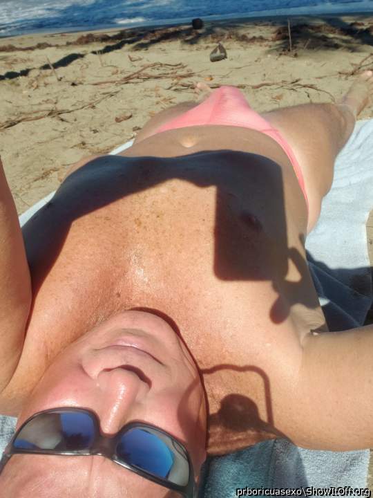 Beach &#127946;&#8205;&#9794;&#65039; swimming hard as fuck.. not going to 