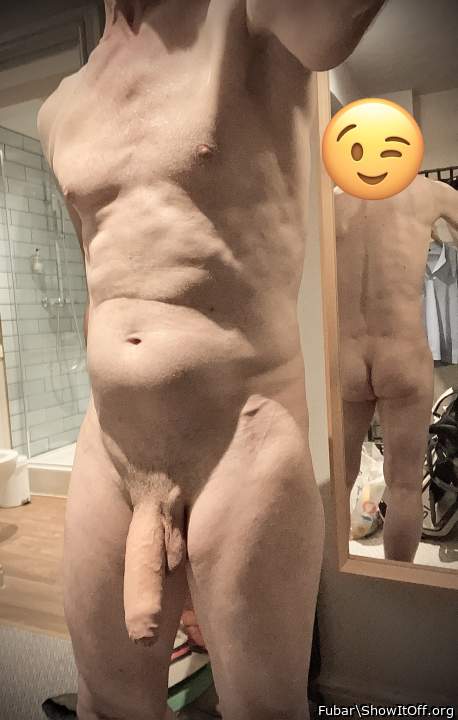 Man thats a really nice bathroom 