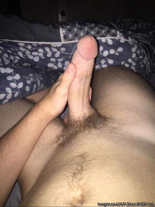 Love your cock size and shape. Nice one !