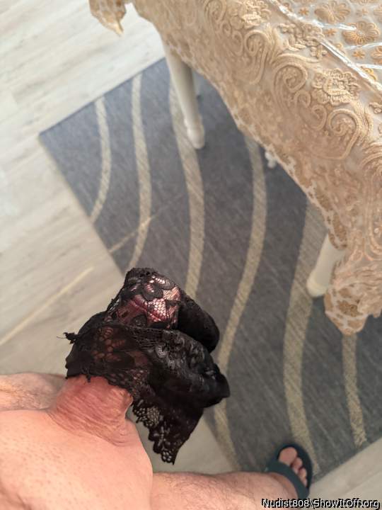 Photo of a middle leg from Nudist808