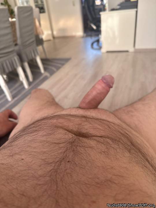 Photo of a bald-headed mouse from Nudist808