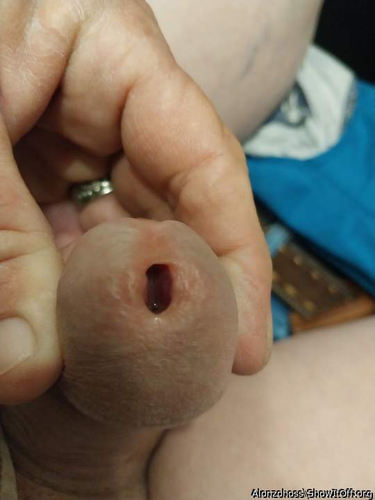 gets my tongue erect