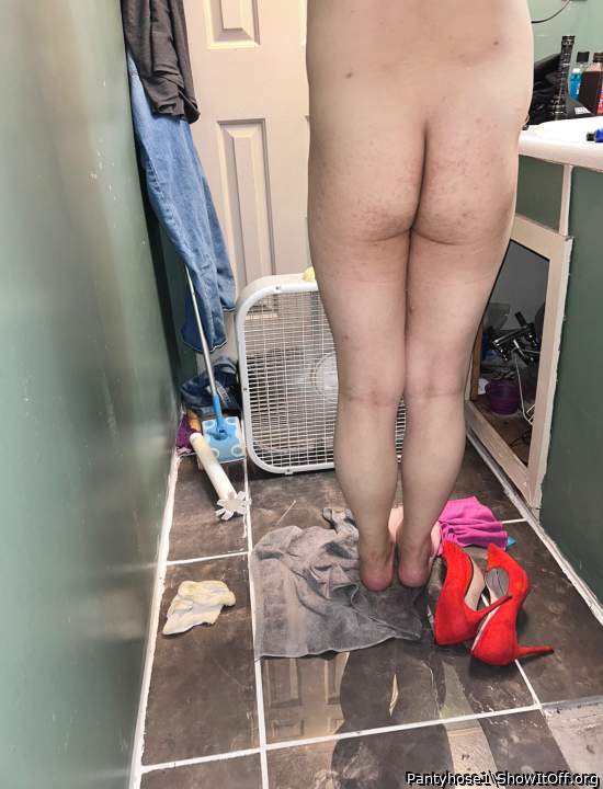 Photo of Man's Ass from Pantyhose1