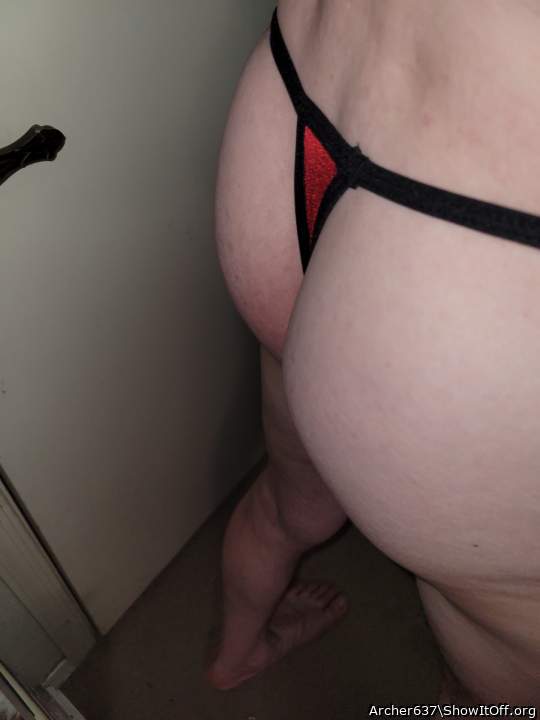 New shiny red thong