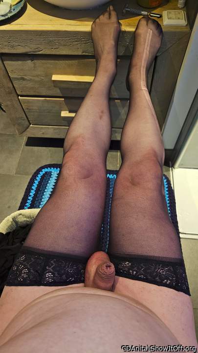 Photo of a bald-headed mouse from CDAnita