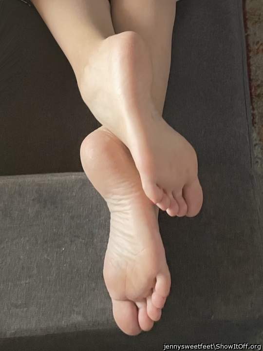 A new pic? Worth waiting for, your feet are beautiful as alw