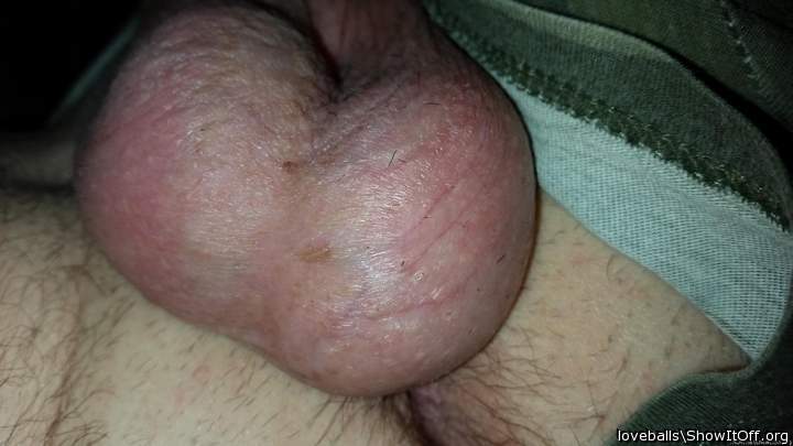 love to lick your balls! and suck your cock! 