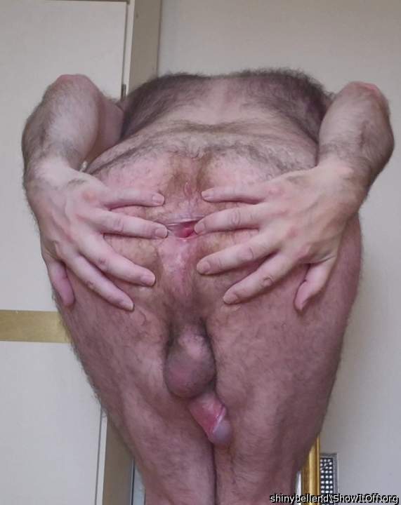 Spreading My Bum Hole With My Ring Fingers