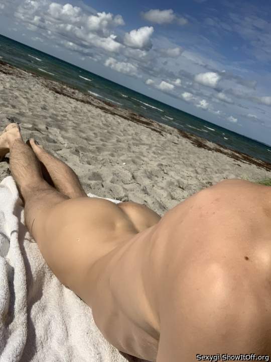 A sexy view on the beach. 