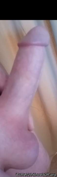 Thats a gorgeous smooth dick!