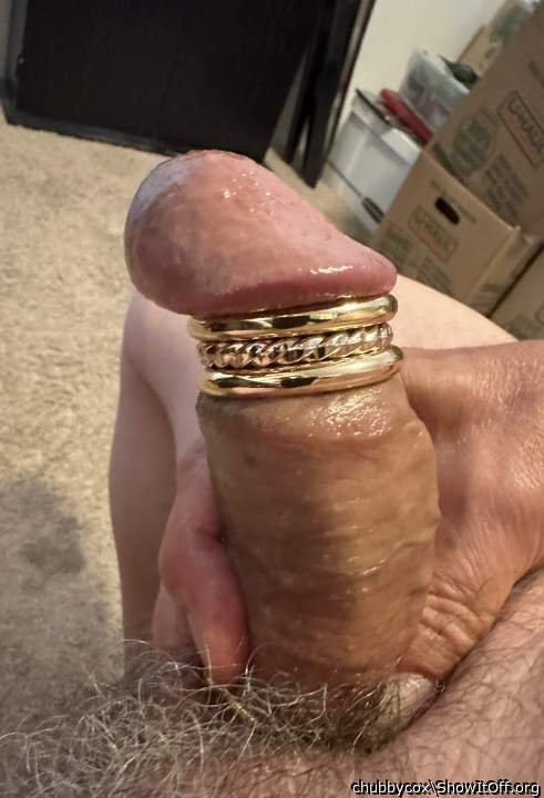 Nice cock ring, look amazing with that ring 