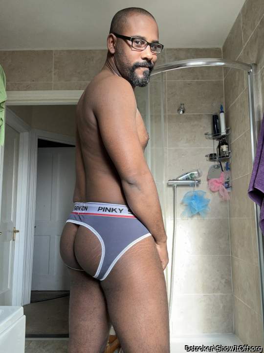 Oh yes! Beautiful hot sexy arse on hot sexy man    