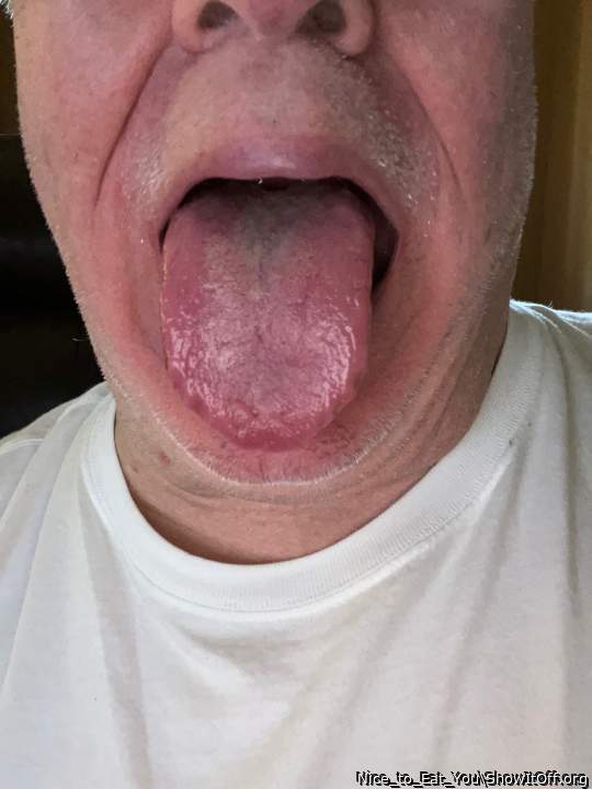 Oh to have that great tongue and mouth enjoying my cock and 