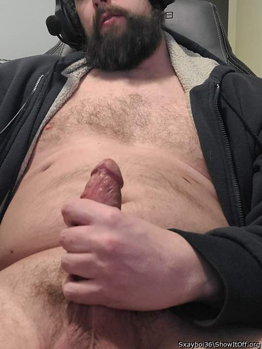 I love jacking off 😈