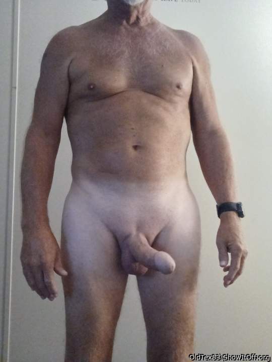 Amazing bald cock 