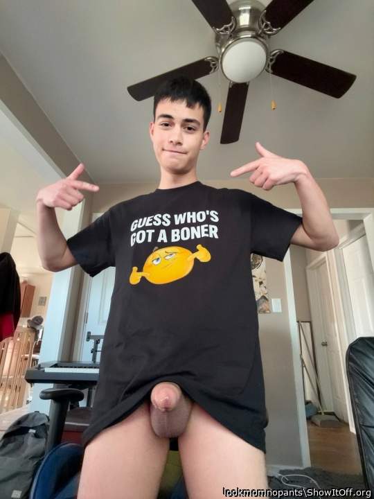 Photo of a boner from lookmomnopants