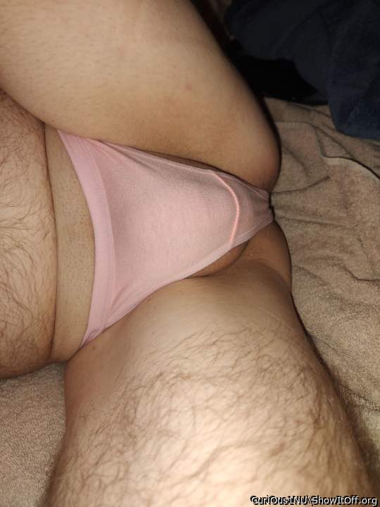 Rub face n tongue on ur panties, see what cums out