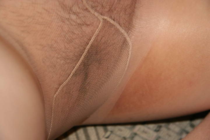 mmm such a gorgeous looking pussy under your sheer tights.  