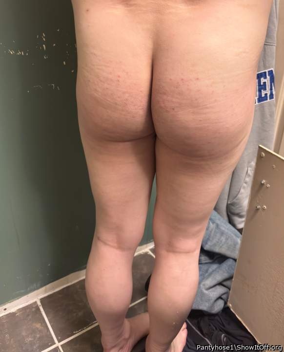 Photo of Man's Ass from Pantyhose1