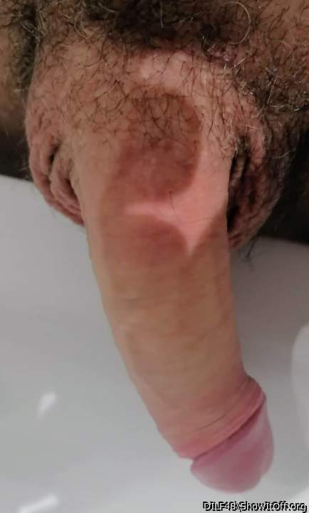 Photo of a short leg from DILF48