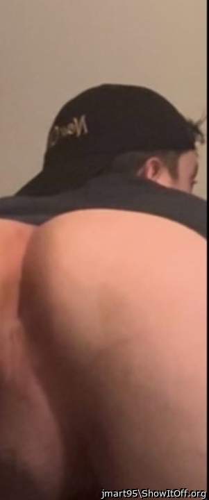 Such a sexy bottom! You have me throbbing!