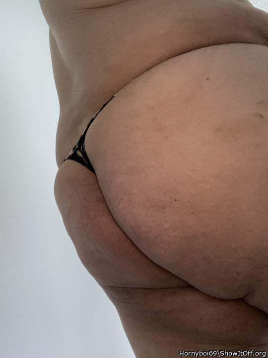 My ass in super g string thong &#128069;