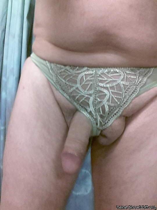  Love a hot cock in sexy panties would look good on Skype 