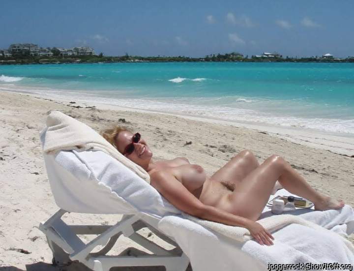 Unaware wife in the Bahamas