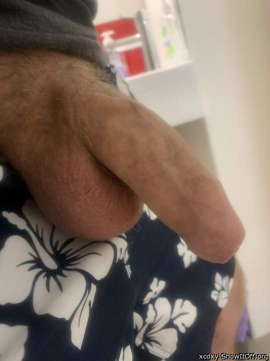 Nice shaved cock .