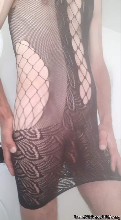 very exciting pic, love your dick hiding in there 