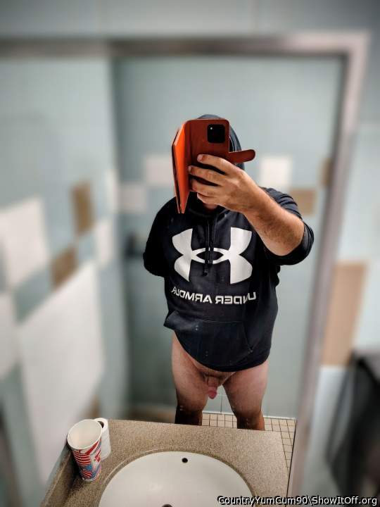 Ready to plow or to get plowed 🤤🤤❤️🤤🤤