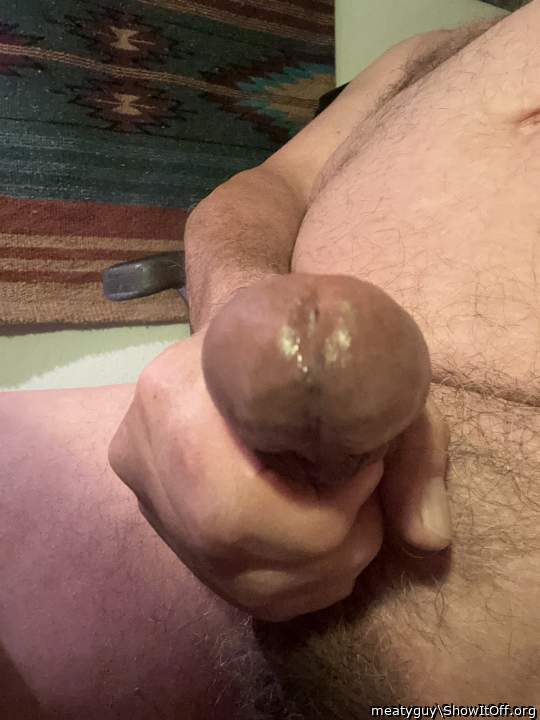 P would love to suck that big cock head 