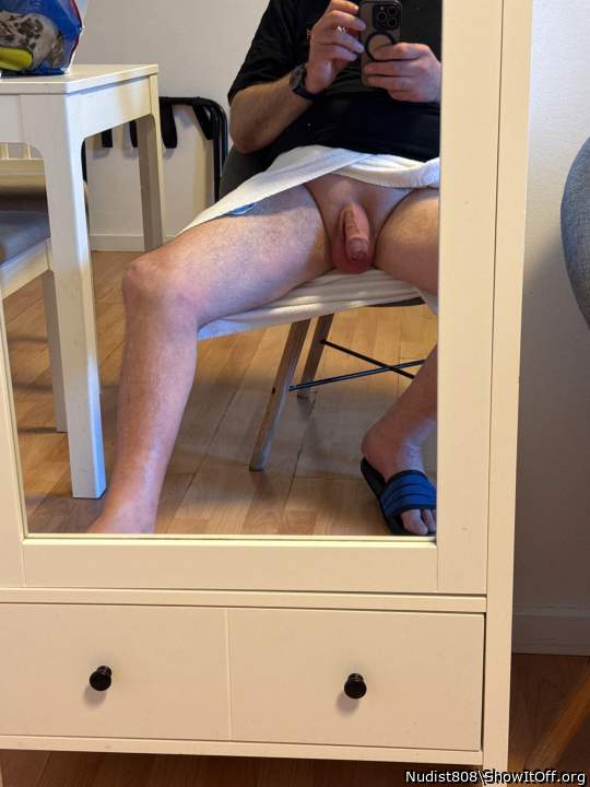Photo of a short leg from Nudist808