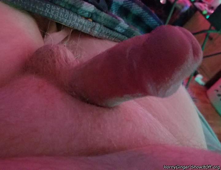 Photo of a short leg from HornyGinger