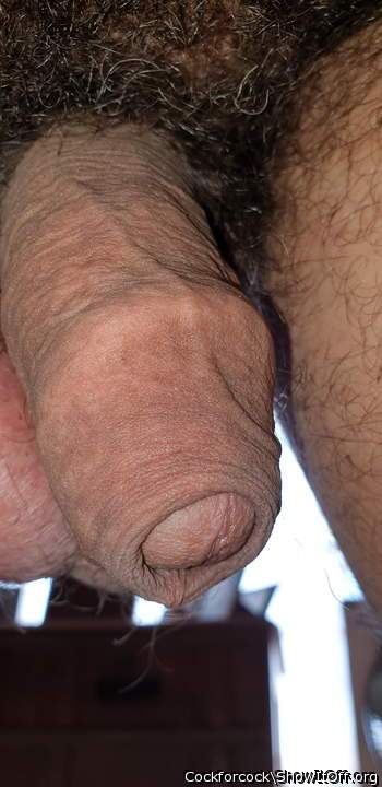 Fuck, that thick cockhead inside that veiny skin... I'm droo
