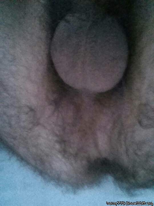 My balls look great in this pic