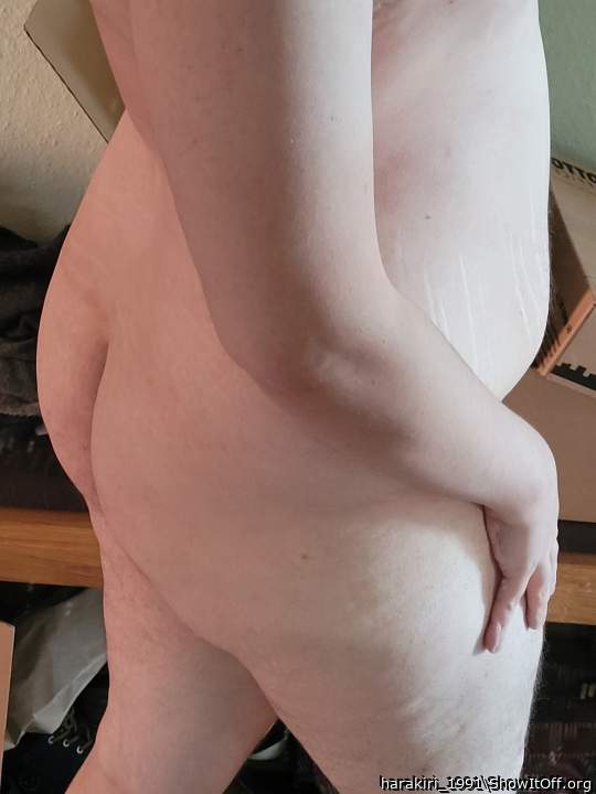 Beautiful sexy smooth nude ass    