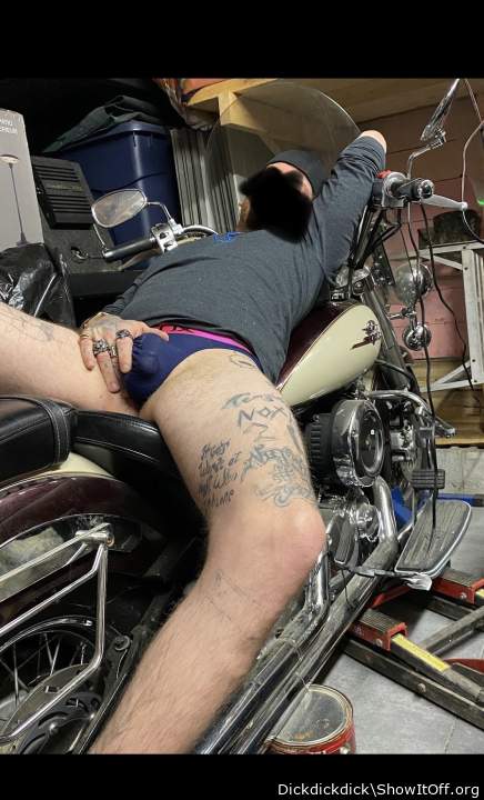 I would love to walk up and fondle you real good while you'r