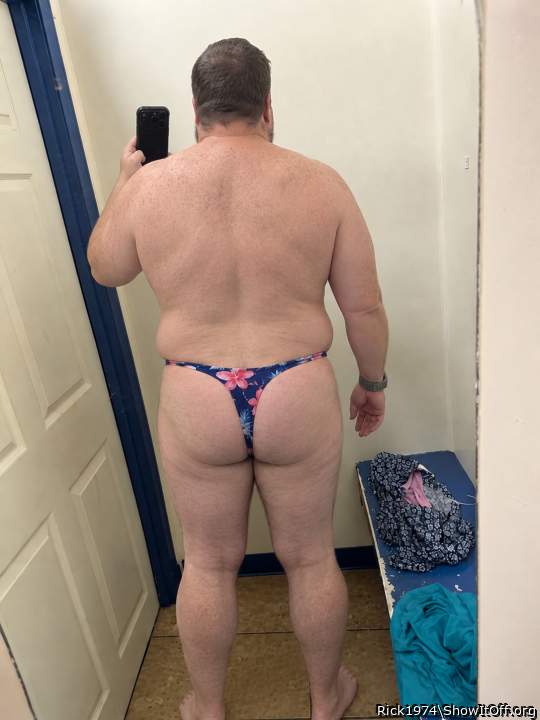 Mmmmm you wear that G String smokin hot