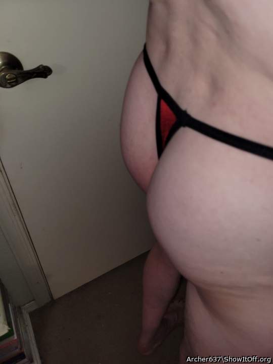 New shiny red thong