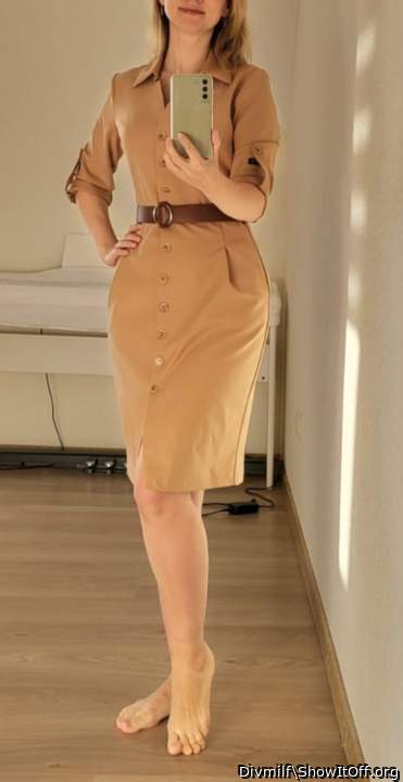 Business dress ?
Looks very sexy