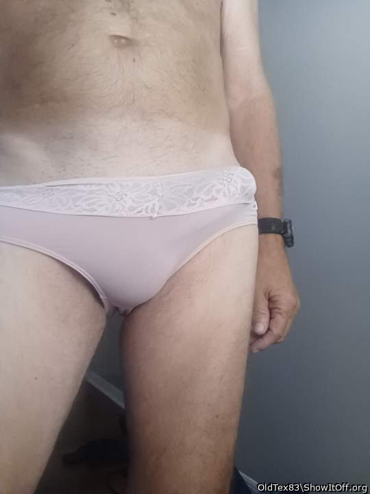 What an incredible bulge in your panties&#128293;&#128069; 