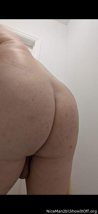 Bum hole