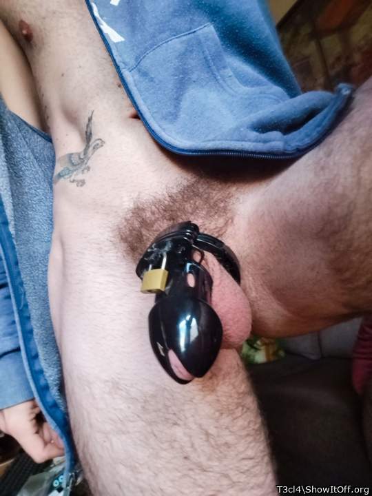 Mmmm i love a sexy cock cage. Hot