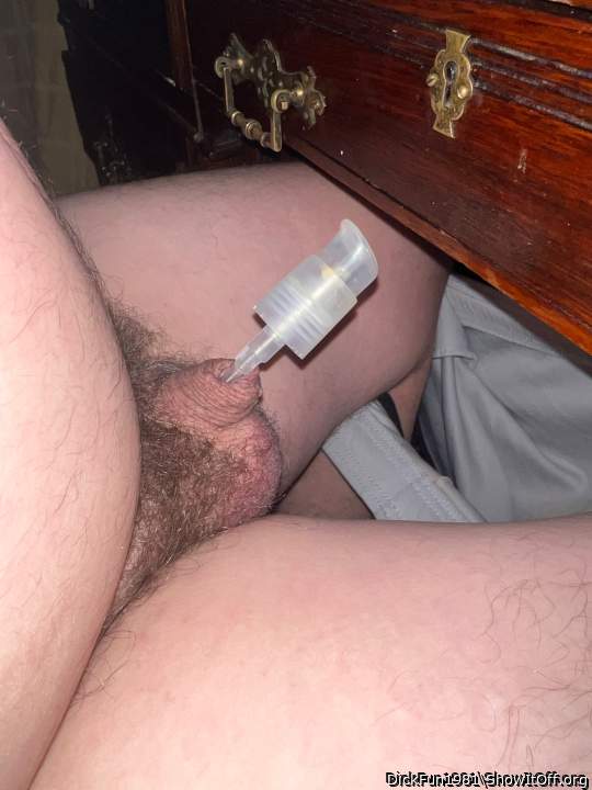 A  be little bit of sounding with the pump from a lube bottle