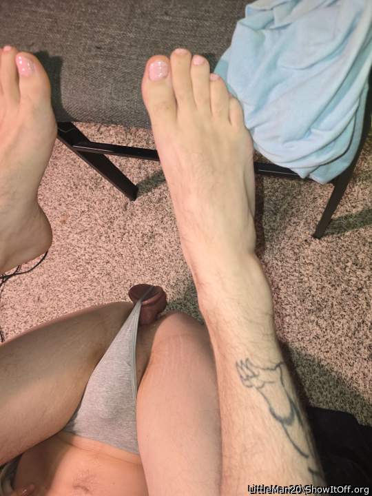 Pink toes