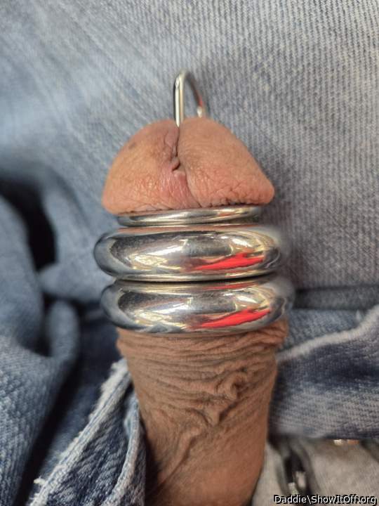 5" Plug - 2 Heavy Glans Rings - Slit View! :)