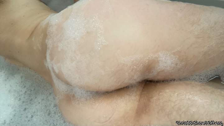 Soapy sudsy shapely sexy smokin hot 💋