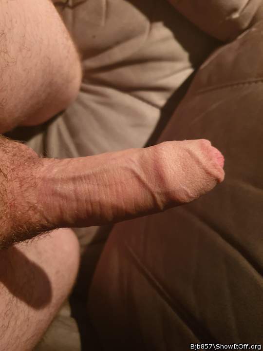 Great stiff uncut cock - wud luv to pull that foreskin back 